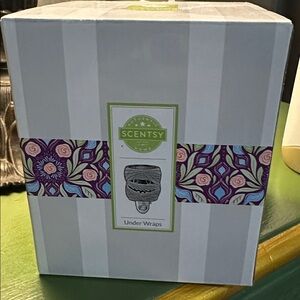 Scentsy Halloween Under Wraps Warmer